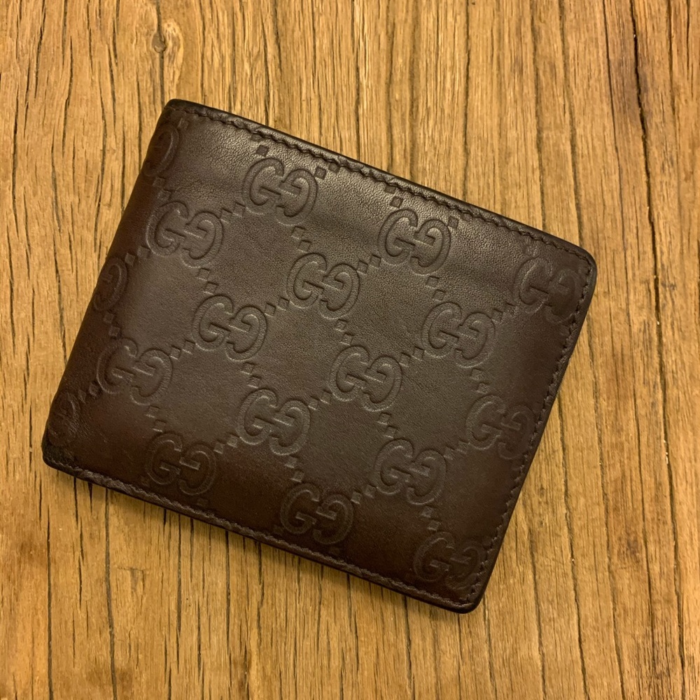 Gucci Signature Bi Fold Brown Wallet Authentic